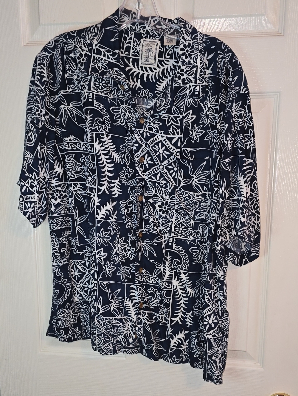 Roundtree & Yorke Navy and White Tropical Button-Up